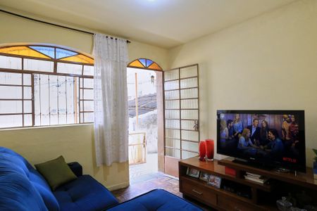 Sala de casa à venda com 2 quartos, 120m² em Sagrada Família, Belo Horizonte