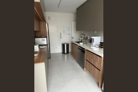 Apartamento à venda com 3 quartos, 205m² em Cerqueira César, São Paulo