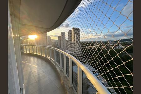 Apartamento à venda com 3 quartos, 90m² em Empresarial 18 do Forte, Barueri