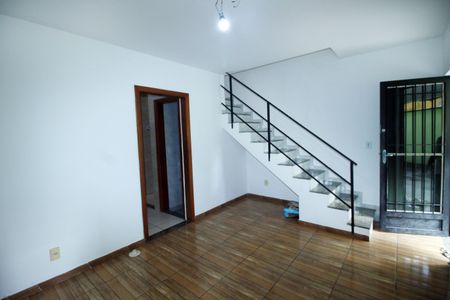 Casa para alugar com 63m², 2 quartos e 1 vagaSala