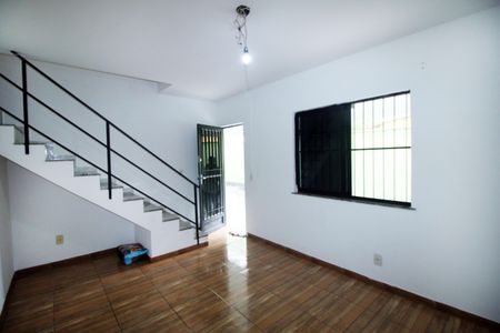 Sala de casa para alugar com 2 quartos, 63m² em Colégio, Rio de Janeiro