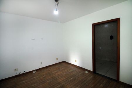 Sala de casa para alugar com 2 quartos, 63m² em Colégio, Rio de Janeiro