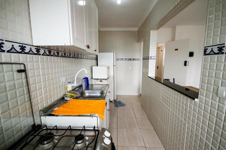 Cozinha de apartamento para alugar com 1 quarto, 40m² em Vila Tupi, Praia Grande