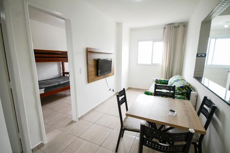Sala de apartamento para alugar com 1 quarto, 40m² em Vila Tupi, Praia Grande
