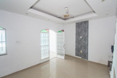 Sala de casa para alugar com 3 quartos, 180m² em Realengo, Rio de Janeiro