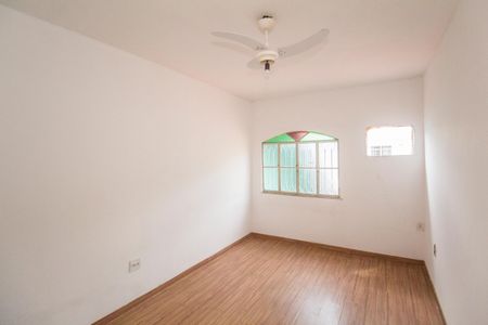 Quarto 1 de casa para alugar com 3 quartos, 180m² em Realengo, Rio de Janeiro