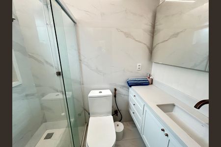 Casa à venda com 390m², 4 quartos e 3 vagasBanheiro da Suíte 1