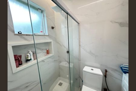 Casa à venda com 390m², 4 quartos e 3 vagasBanheiro da Suíte 1