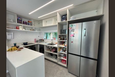 Casa à venda com 390m², 4 quartos e 3 vagasCozinha