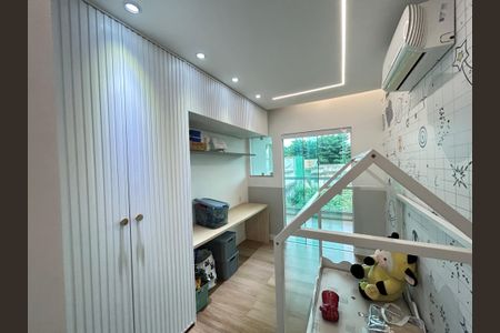 Casa à venda com 390m², 4 quartos e 3 vagasSuíte 2