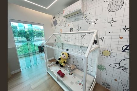 Casa à venda com 390m², 4 quartos e 3 vagasSuíte 2