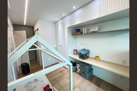 Casa à venda com 390m², 4 quartos e 3 vagasSuíte 2