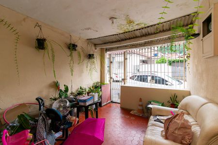 Casa para alugar com 156m², 3 quartos e 1 vaga Casa para alugar com 156m², 3 quartos e 1 vagaVaranda