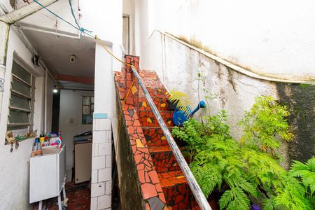 Casa para alugar com 156m², 3 quartos e 1 vaga Casa para alugar com 156m², 3 quartos e 1 vagaEscada