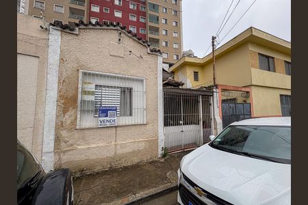 Casa para alugar com 156m², 3 quartos e 1 vaga Casa para alugar com 156m², 3 quartos e 1 vagaFachada