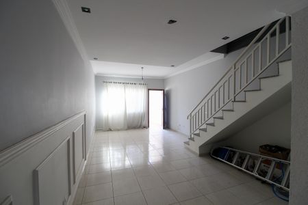 Sala de casa para alugar com 2 quartos, 95m² em Parque Ipe, São Paulo