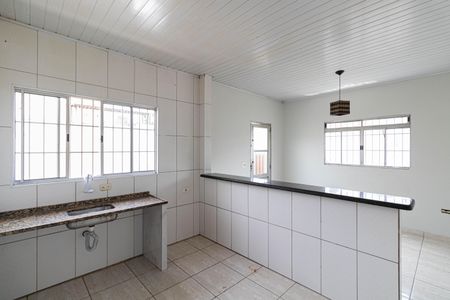 Casa para alugar com 70m², 2 quartos e sem vagaSala e Cozinha