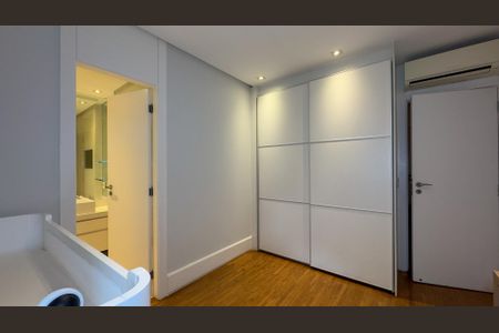Apartamento para alugar com 240m², 5 quartos e 4 vagasQuarto 2 - Suíte