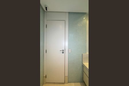 Apartamento para alugar com 240m², 5 quartos e 4 vagasBanheiro da Suíte 1