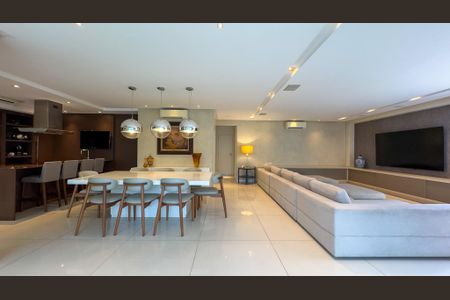 Apartamento para alugar com 240m², 5 quartos e 4 vagasSala