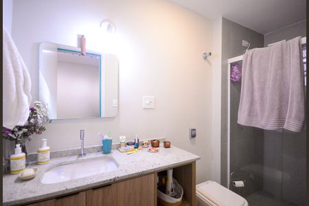 Banheiro  de apartamento para alugar com 1 quarto, 45m² em Aclimação, São Paulo