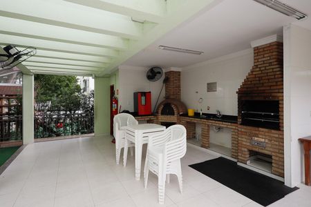 Apartamento para alugar com 64m², 2 quartos e 2 vagasÁrea comum - Churrasqueira