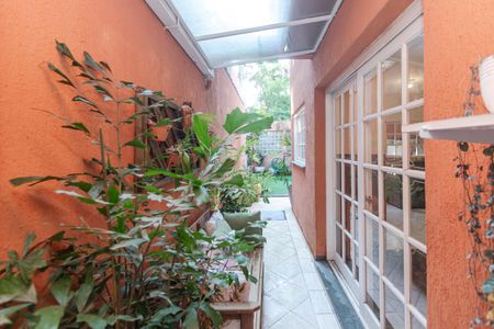 Casa à venda com 160m², 4 quartos e 2 vagasCorredor Lateral