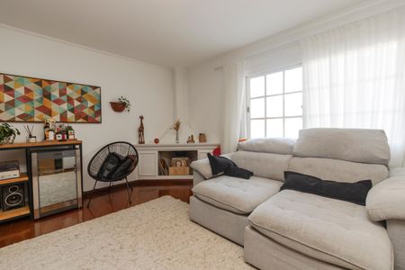 Sala de casa à venda com 4 quartos, 160m² em Vila Elvira, São Paulo