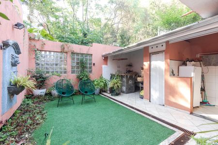 Casa à venda com 160m², 4 quartos e 2 vagasQuintal