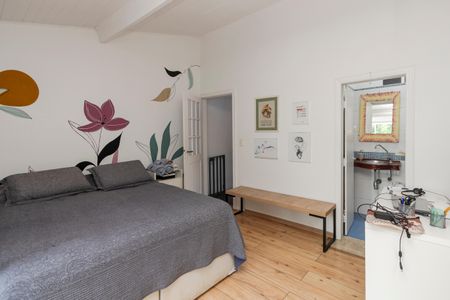 Casa à venda com 160m², 4 quartos e 2 vagasSuíte 2