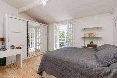 Casa à venda com 160m², 4 quartos e 2 vagasSuíte 2