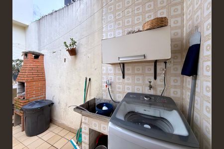 Casa à venda com 80m², 2 quartos e 1 vagaÁrea de Serviço