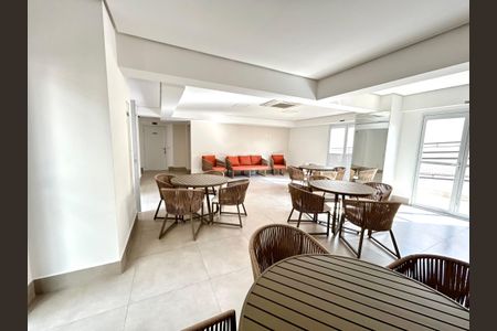 Apartamento para alugar com 46m², 2 quartos e 1 vaga Apartamento para alugar com 46m², 2 quartos e 1 vagaÁrea comum - Salão de festas