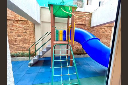 Apartamento para alugar com 46m², 2 quartos e 1 vaga Apartamento para alugar com 46m², 2 quartos e 1 vagaÁrea comum - Playground
