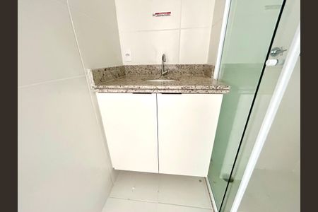 Apartamento para alugar com 46m², 2 quartos e 1 vaga Apartamento para alugar com 46m², 2 quartos e 1 vagaBanheiro