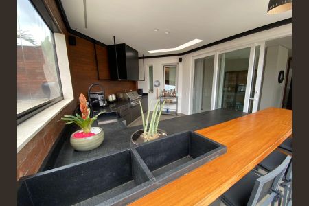 Apartamento à venda com 379m², 3 quartos e 4 vagasÁrea da piscina