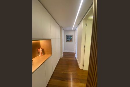 Apartamento à venda com 379m², 3 quartos e 4 vagasCorredor