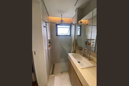 Apartamento à venda com 379m², 3 quartos e 4 vagasBanheiro da Suíte 3