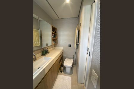 Apartamento à venda com 379m², 3 quartos e 4 vagasBanheiro da Suíte 3