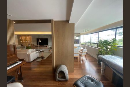 Apartamento à venda com 379m², 3 quartos e 4 vagasEscritório 2