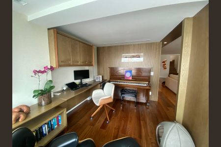 Apartamento à venda com 379m², 3 quartos e 4 vagasEscritório 2