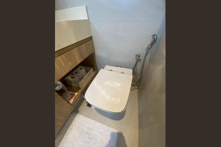 Apartamento à venda com 379m², 3 quartos e 4 vagasBanheiro da Suíte 3