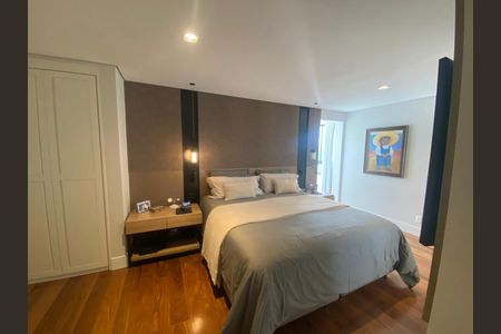Apartamento à venda com 379m², 3 quartos e 4 vagasSuíte 1