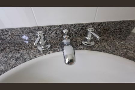 Apartamento à venda com 82m², 3 quartos e 3 vagasBanheiro 2