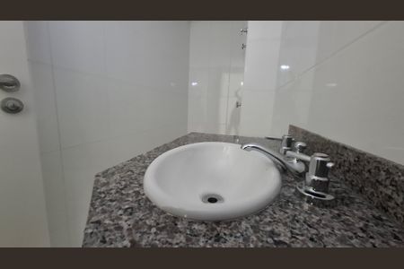 Apartamento à venda com 82m², 3 quartos e 3 vagasBanheiro 2