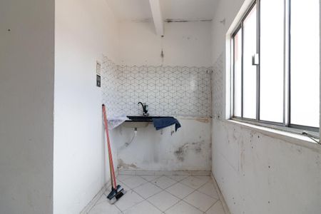 Cozinha de kitnet/studio para alugar com 1 quarto, 15m² em Parque Paineiras, São Paulo