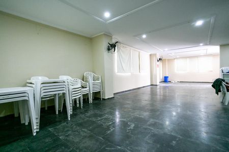 Apartamento para alugar com 64m², 2 quartos e 1 vagaÁrea comum - Salão de festas
