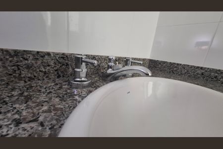 Apartamento à venda com 82m², 3 quartos e 3 vagasBanheiro Quarto 1 suíte