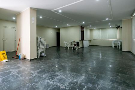 Apartamento para alugar com 64m², 2 quartos e 1 vagaÁrea comum - Salão de festas