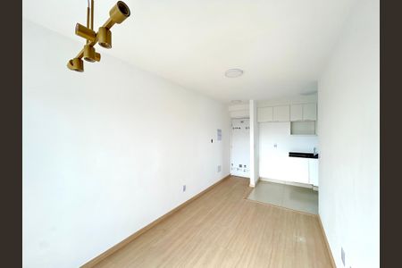 Sala de apartamento para alugar com 2 quartos, 43m² em Jardim Aida, Guarulhos